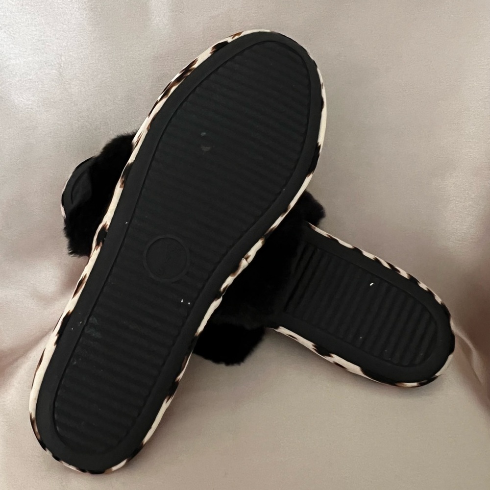Victoria’s Secret Leopard Slippers Size S - Picture 2 of 4